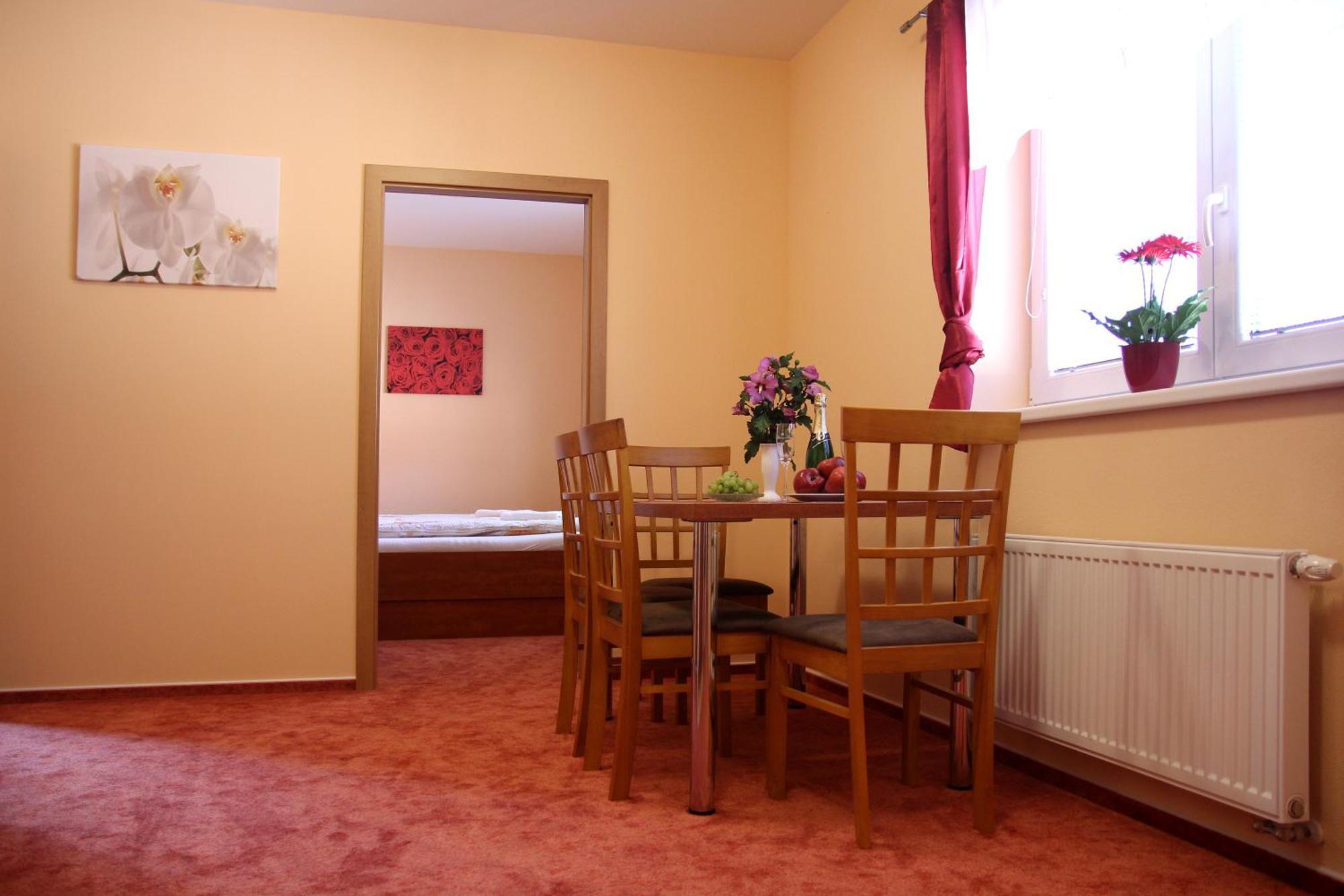 Cerny Kocour Apart Hotel Sarovy Dış mekan fotoğraf